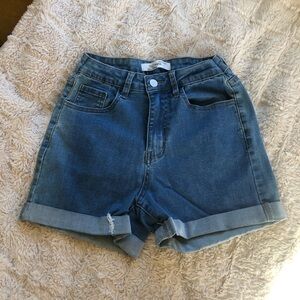 JEAN// Denim Jean Shorts